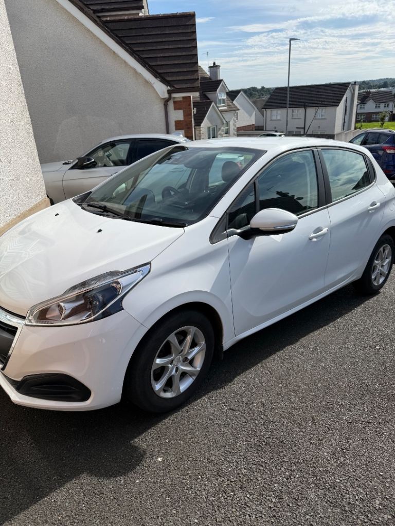 Peugeot, 208, Hatchback, 2015, Manual, 999 (cc), 5 doors