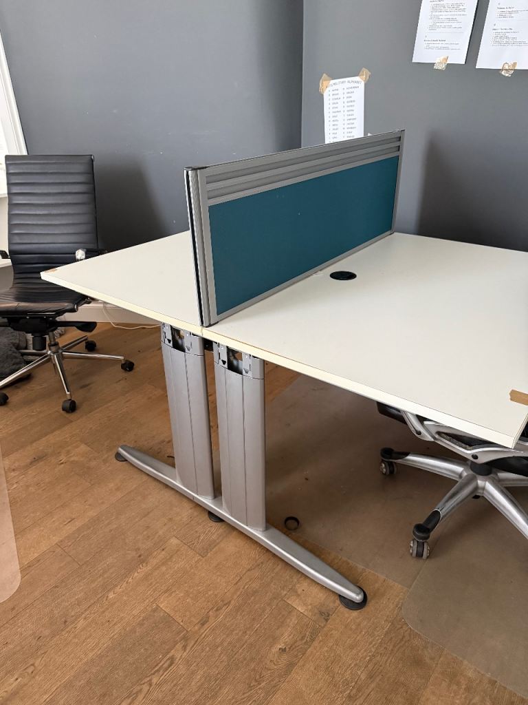 Free office furniture in Glasgow G3