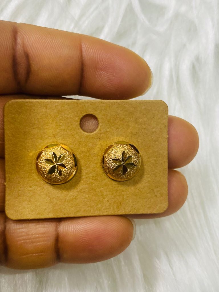 Beautiful stud earrings 2