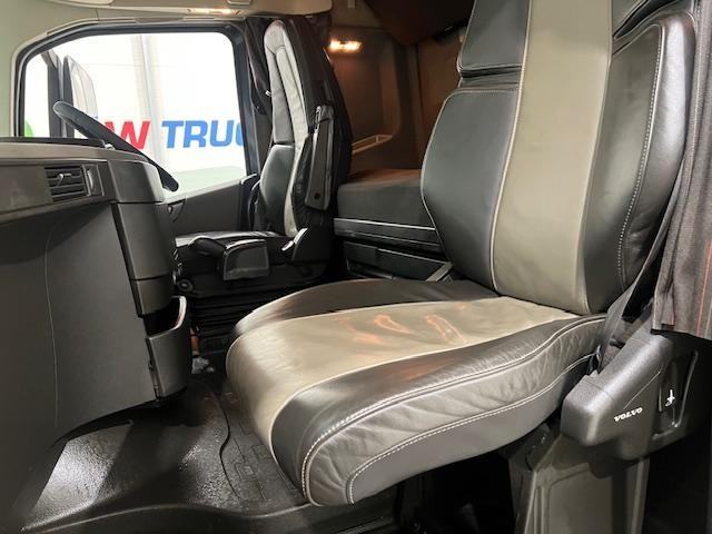 Volvo FH 500 GTXL 6x2 Midlift Tractor Unit