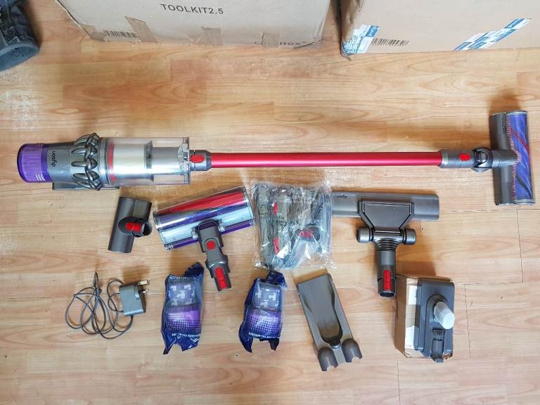 dyson v11 cordless vacuum cleaner Handheld 2 new filters Fluffy Soft Roller Cleaner Hea