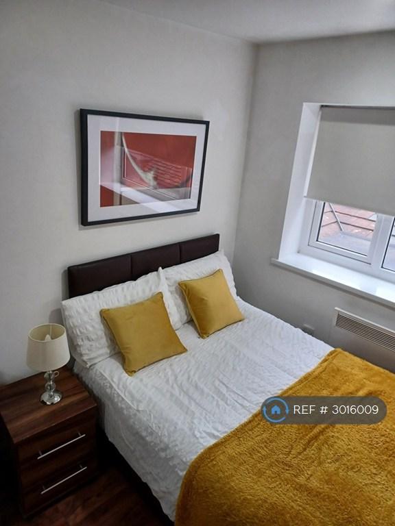 Studio flat in Modern Studio In Newcastle-Under-Lyme, Newcastle-Under-Lyme, ST5 (#3016009)