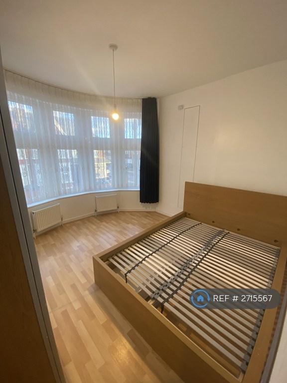 3 bedroom house in Boscombe Avenue, London, E10 (3 bed) (#2715567)