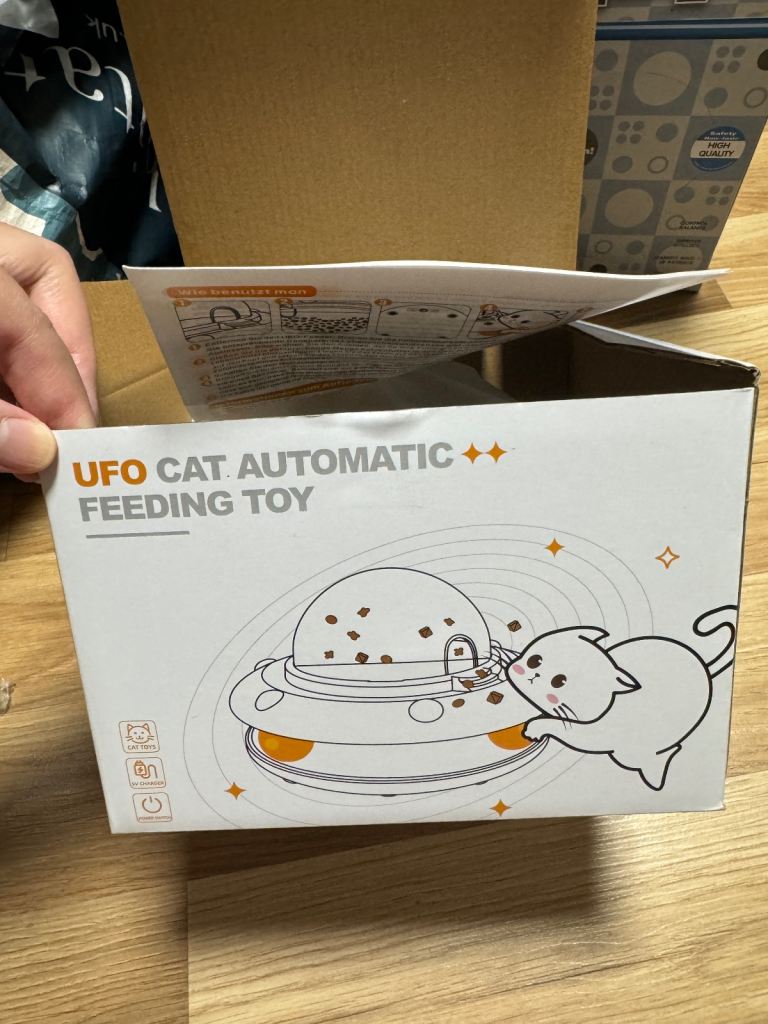 UFO Automatic Cat Slow Feeder Interative Puzzle Toy