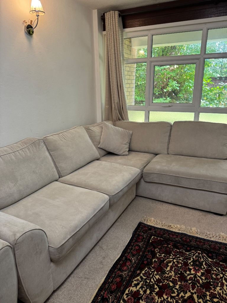 DFS Corner Sofa – Excellent Condition – Washable Covers