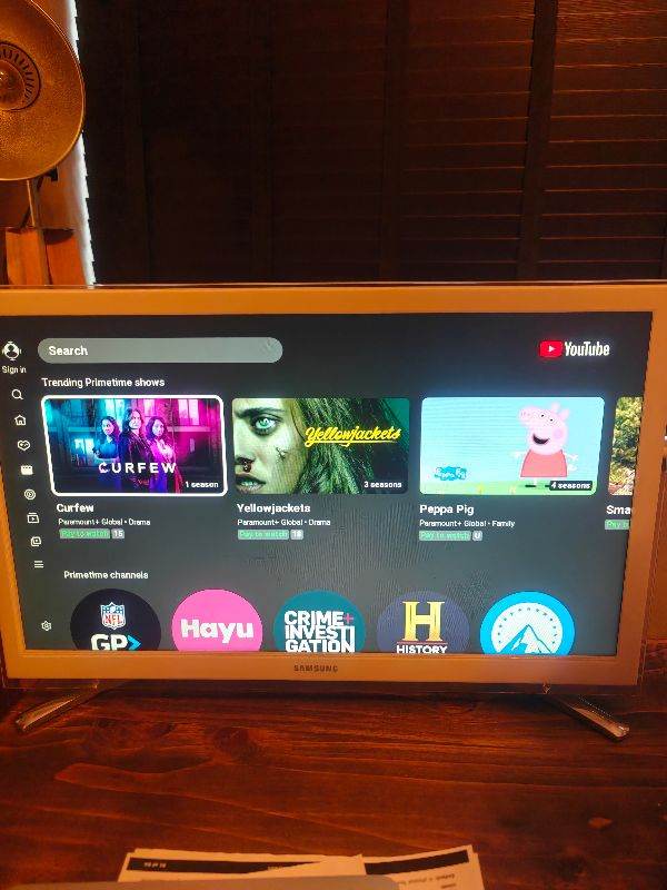 Samsung UE22H5610AK 22-inch Smart TV - Full HD 1080p - WiFi - White - With Remote & Stand Gaming TV 