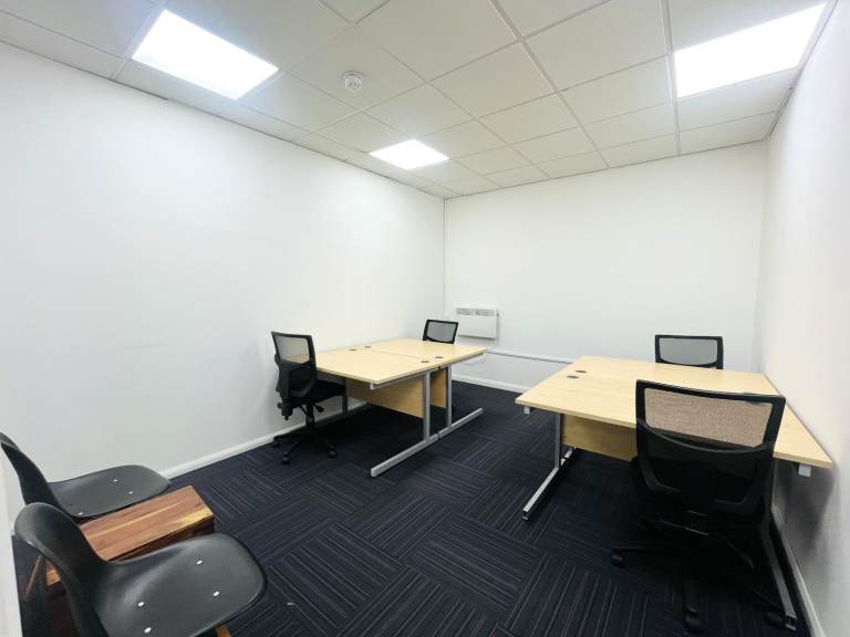 Small Office / Studio to Rent in Park Royal NW10