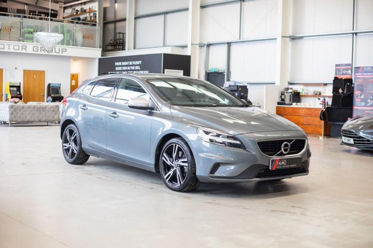 2019 Volvo V40 D2 [122] R DESIGN Edition 5dr Geartronic HATCHBACK DIESEL Automatic