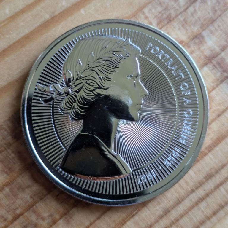 ♥NEW♥ £5 FIVE POUNDS 2026 - Portrait of a Queen 1953-1967 UK coin