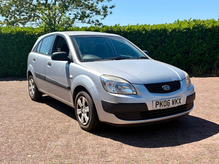 Kia, RIO, Hatchback, 2006, Manual, 1399 (cc), 5 doors
