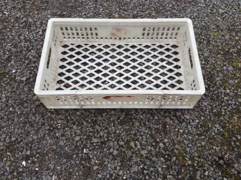 Stackable plastic crates