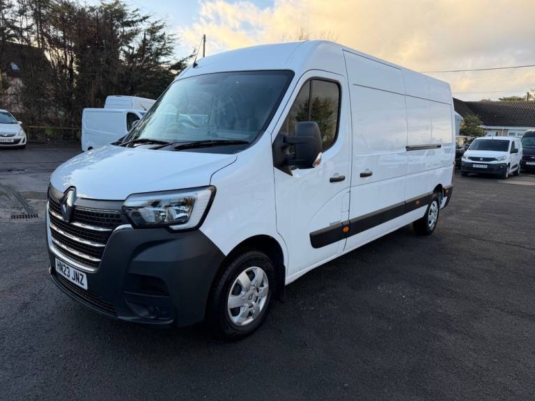 2023 Renault Master LM35dCi 135 Business+ Medium Roof Van PANEL VAN DIESEL Manual