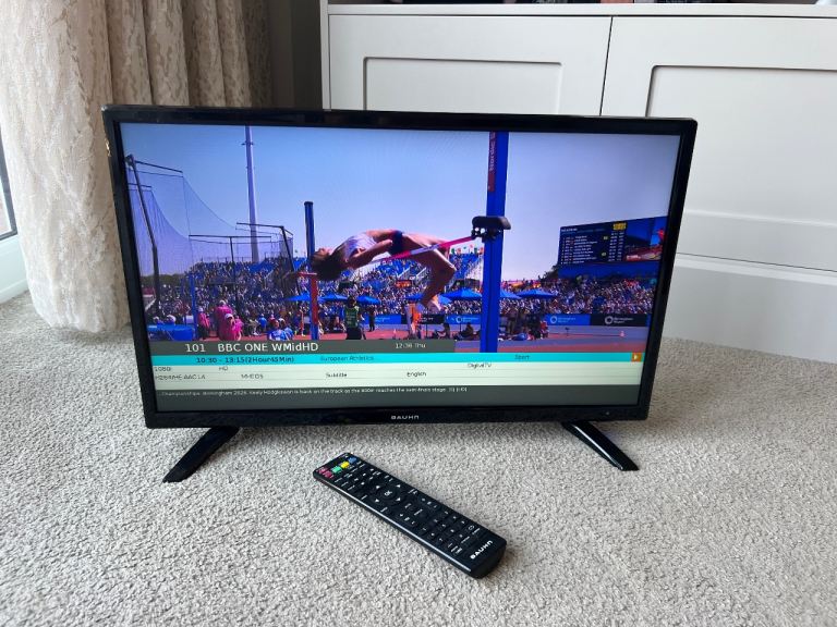 Bauhn 24” Caravan TV/DVD mains and 12v