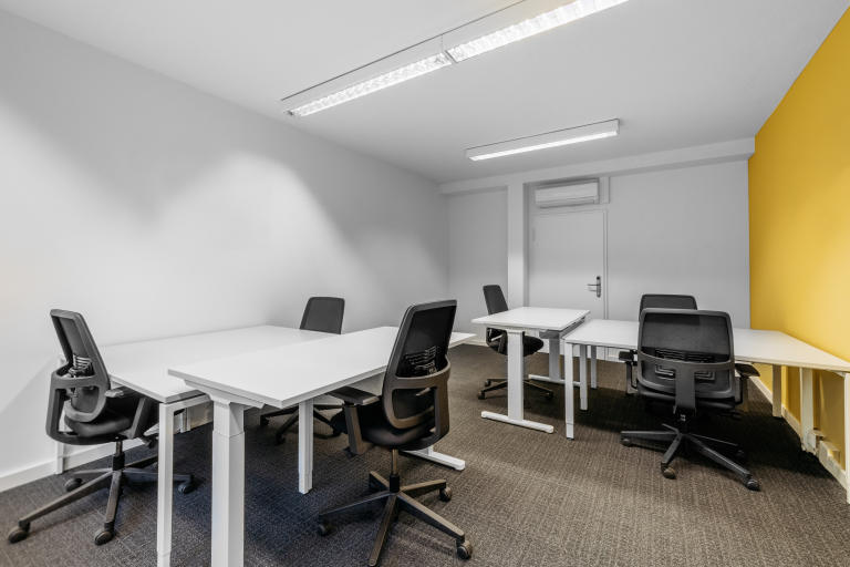 Large Office in CHEPSTOW NP165UH - Layout to Suit Your Business