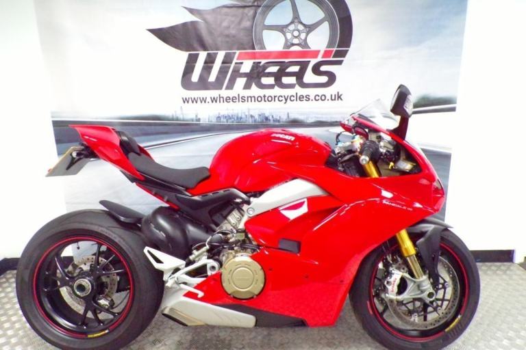 2019 DUCATI PANIGALE V4S WITH ONLY 4027 MILES FROM NEW