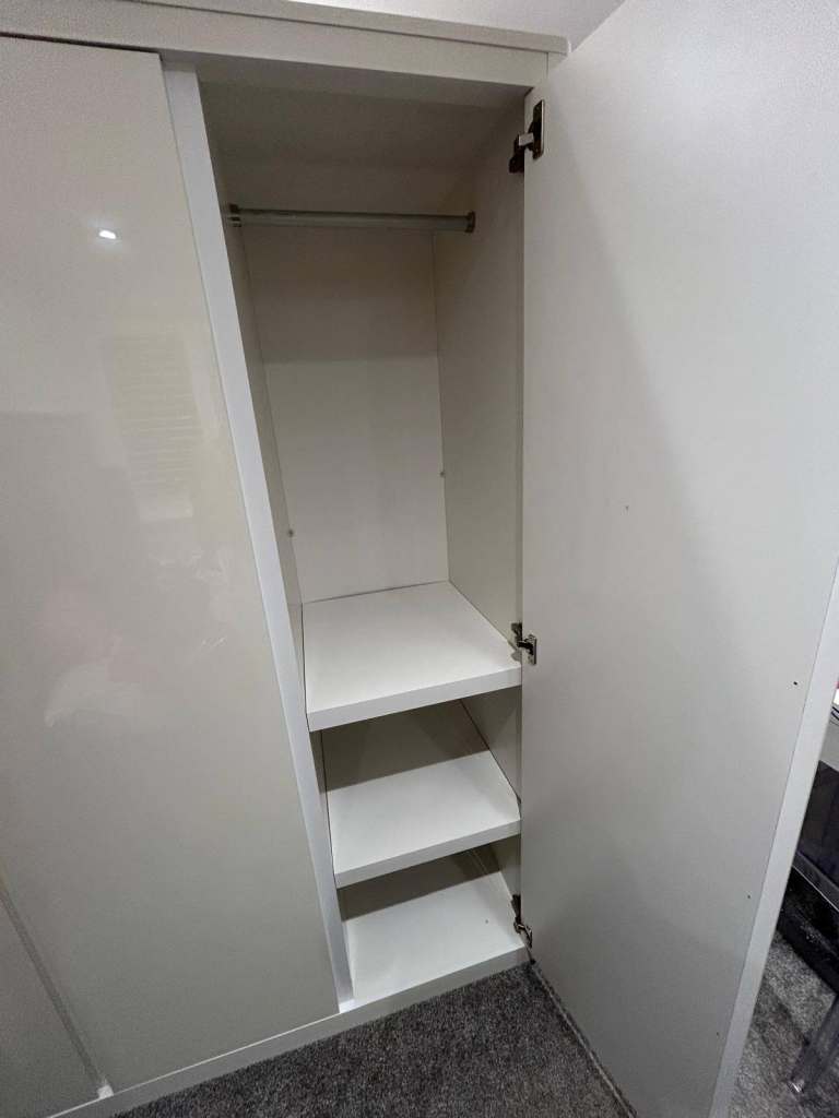 White Gloss bedroom furniture 