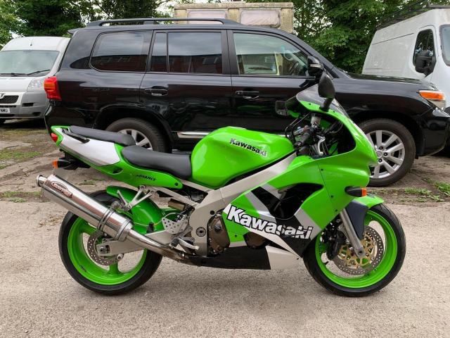 Kawasaki ZX9R-C2 NINJA (FUTURE CLASSIC MOTORCYCLE) 23740 MLS