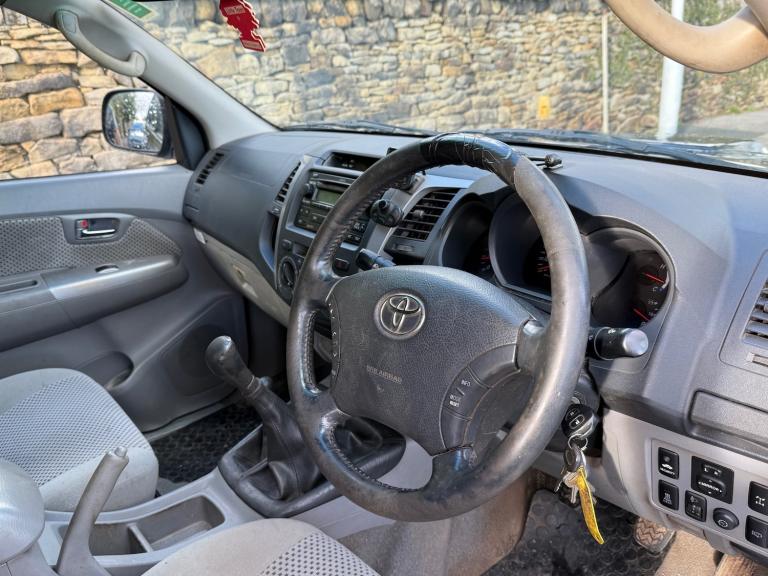 2009 TOYOTA HILUX HL3 DOUBLE CAB D/C 2.5 D4-D MANUAL 4X4 BLACK