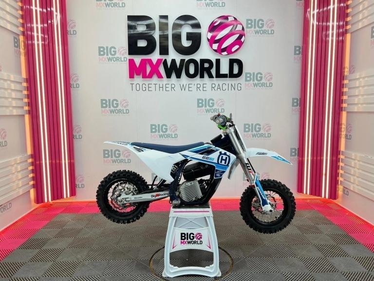 Husqvarna EE3 2024 - VERY Low Use - Clean Bike - Electric Kids