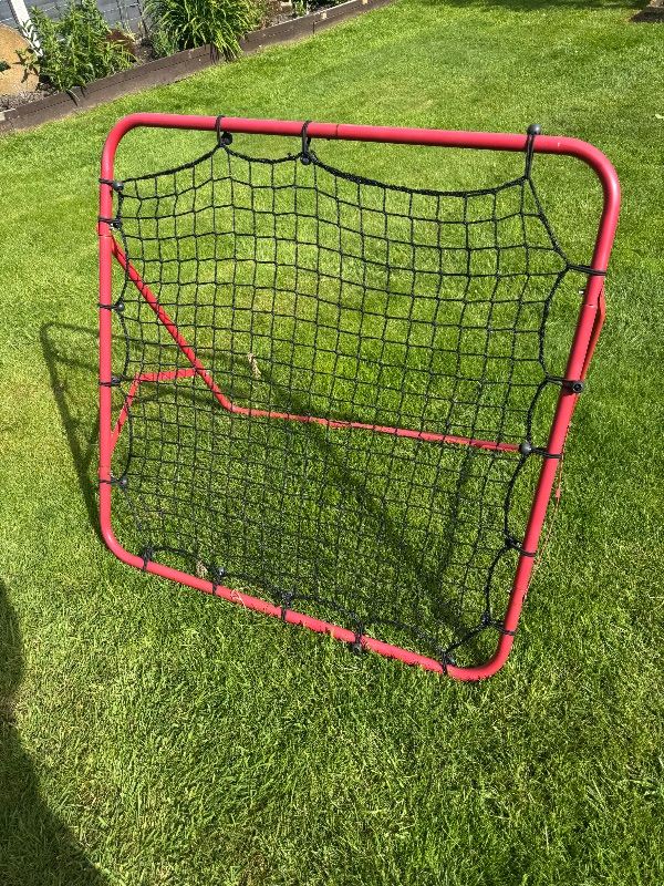 Football rebounder 