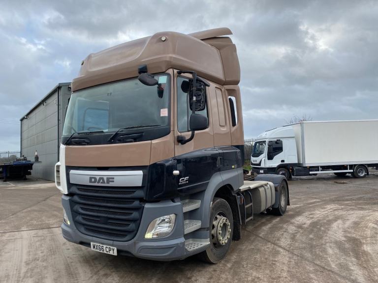 2016/66 DAF CF 4X2 TRACTOR UNIT (410 BHP) AUTOMATIC TRANSMISSION, SLEEPER CAB