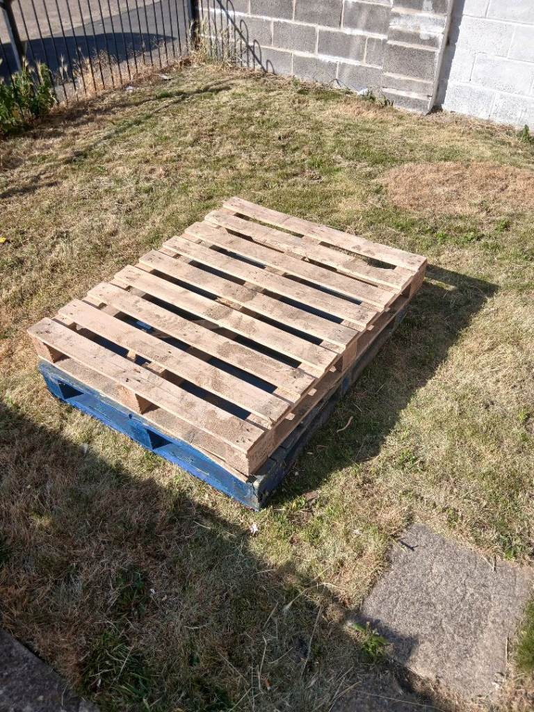 Wooden Pallets – Used, Good for Projects