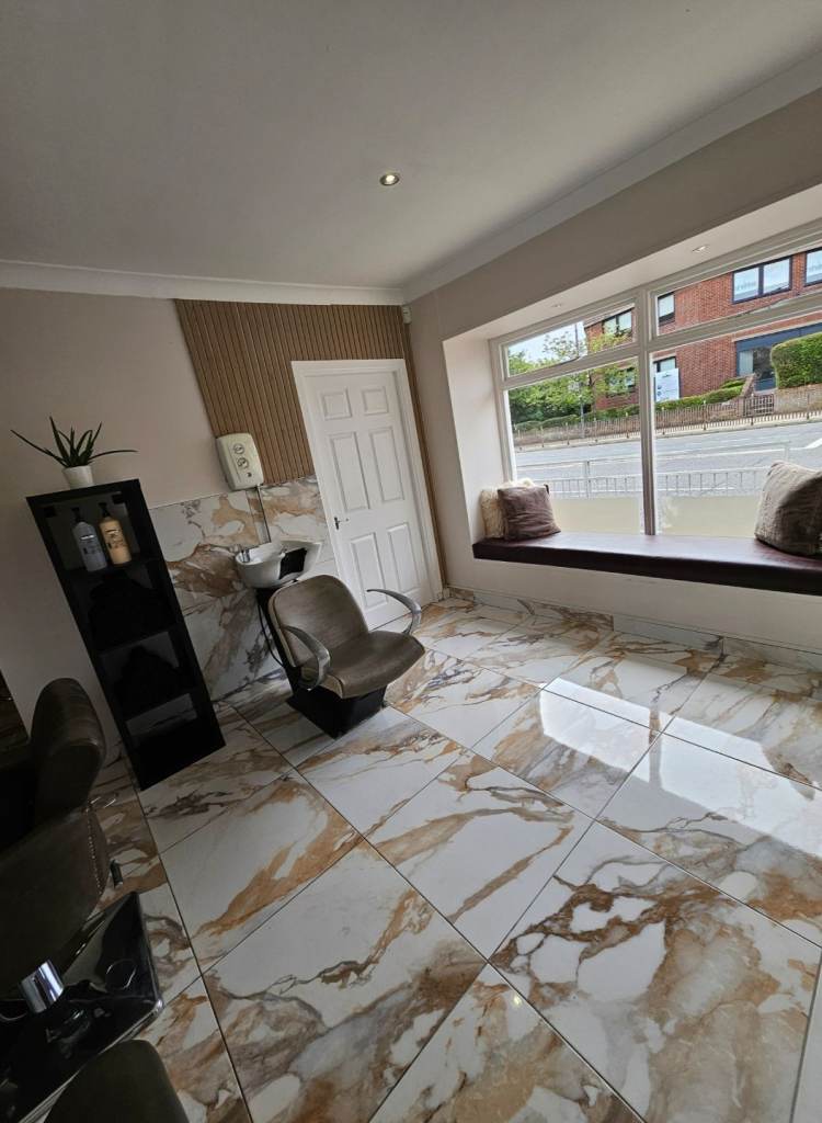 Salon Beauty Rooms & Chairs Available to Rent in Established Salon
