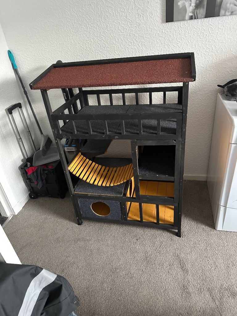 Cat tree house 