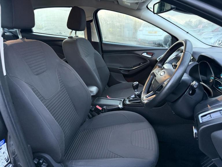 2015 Ford Focus 1.0T EcoBoost Titanium Euro 6 (s/s) 5dr HATCHBACK Petrol Manual