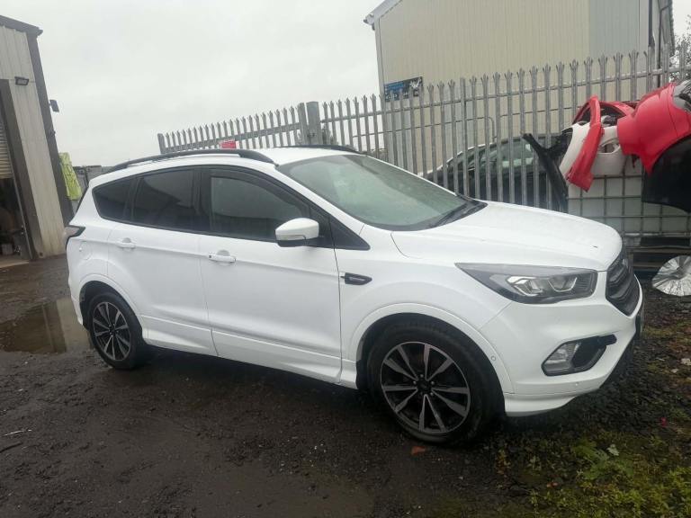 Ford, KUGA, Hatchback, 2019, Manual, 1498 (cc), 5 doors
