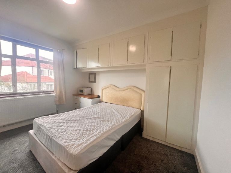 Large Double Rooms in Norbury only £650 pcm All bills included