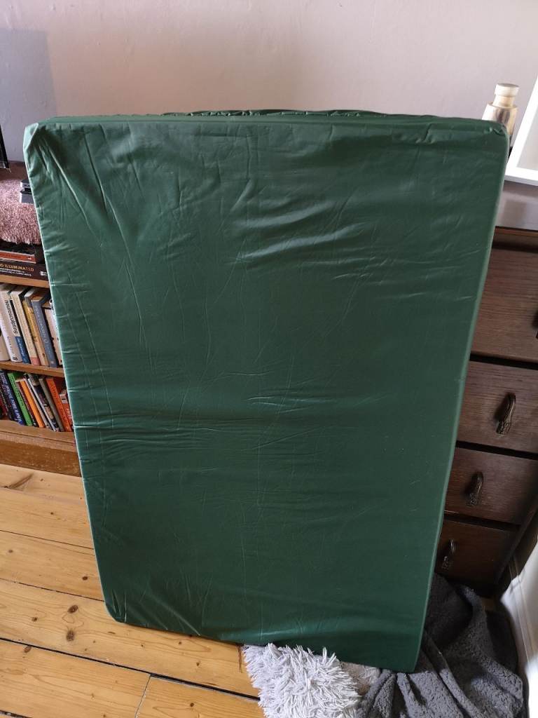 Dog bed waterproof large