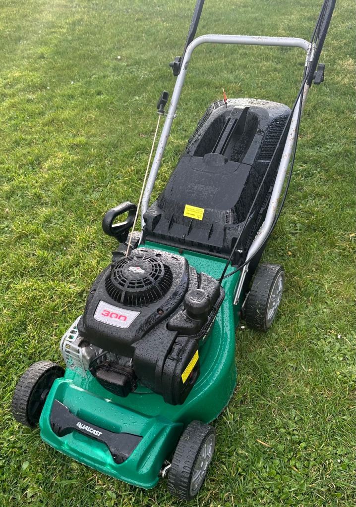 Qualcast petrol lawnmower Selfdrive Briggs engine mower VGC serviced sharpened 