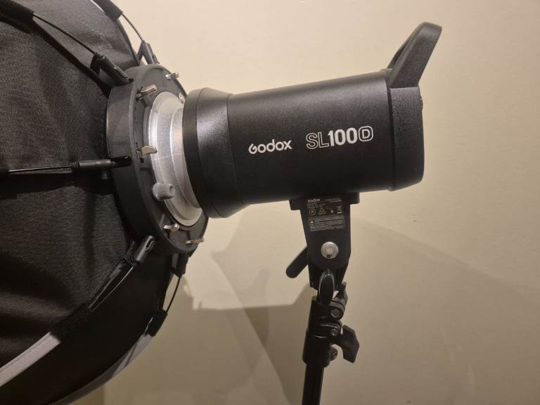 GODOX SL100D camera light plus Triopo Light Box
