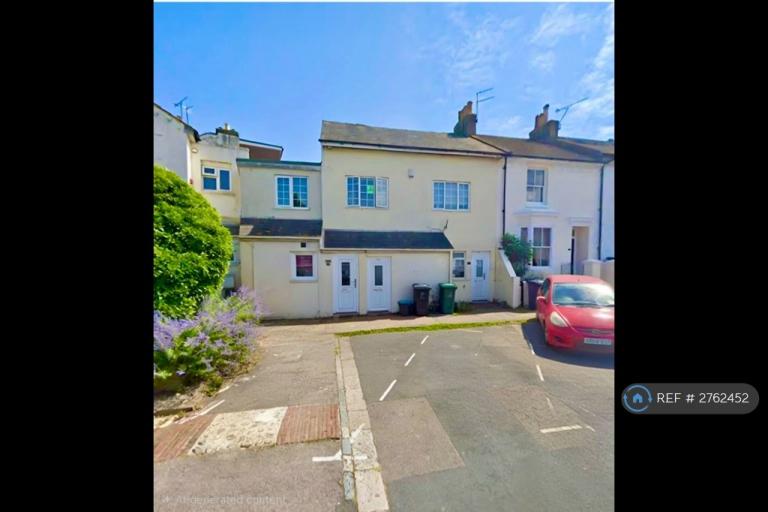 3 bedroom flat in Elms Grove, Brighton, BN2 (3 bed) (#2762452)