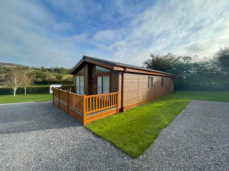  FOR SALE – DELTA SWANLEY LODGE 