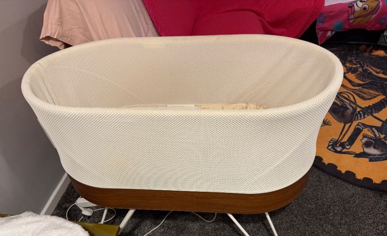 SNOO Smart Sleeper Baby Cot plus accessories 