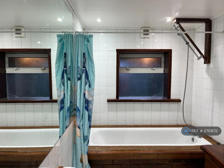 3 bedroom house in Appleton Road, London, SE9 (3 bed) (#2710872)