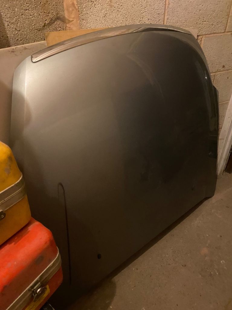 Ford MONDEO bonnet off 07/12 plate silver in colour priced to sell £50 