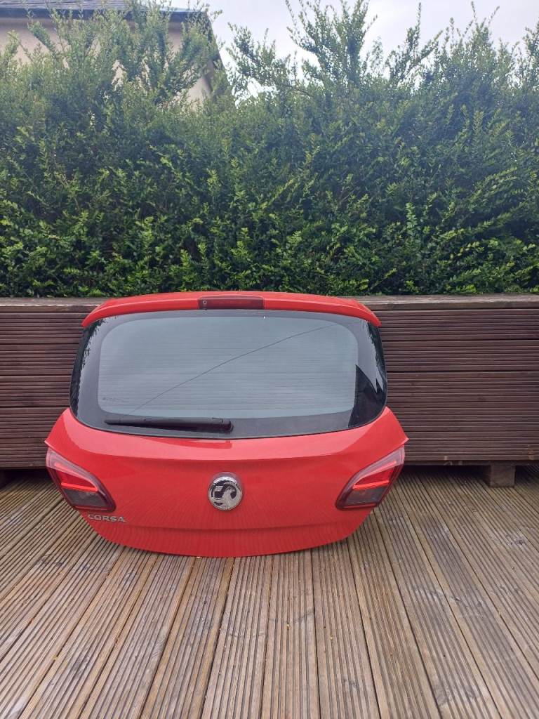 Rear hatch, Vauxhall Corsa Excite 2015,   personal collection