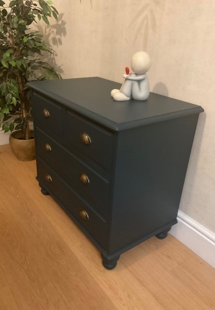 Vintage Chest of Drawers