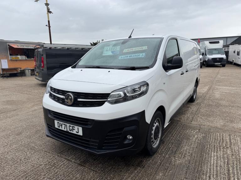 2021 71 VAUXHALL VIVARO DYNAMIC 3100 2.0d 145PS L2H1 LWB PANEL VAN IN WHITE