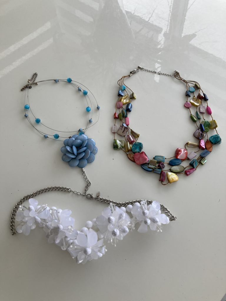 costume jewellery 3 necklaces - price for all 3