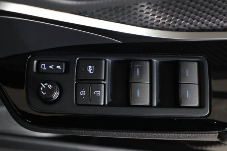 2022 Toyota C-HR 1.8 VVT-h Design CVT Euro 6 (s/s) 5dr HATCHBACK PETROL/ELECTRIC Automatic