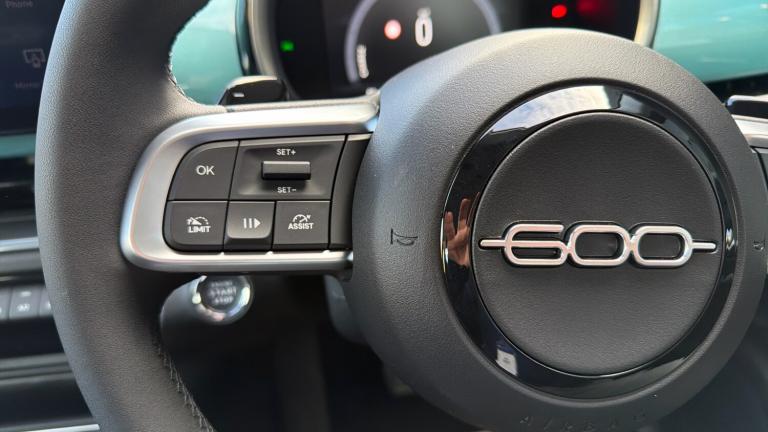 2025 Fiat 600 1.2 MHEV SUV 5dr Petrol Hybrid e-DCT Euro 6 (s/s) (100 ps) SUV Hybrid Automatic