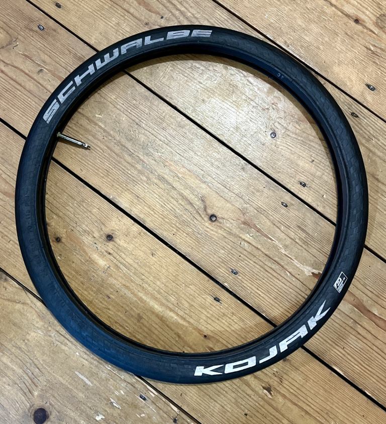 Schwalbe Kojak 20” tyre and 2 inner tubes