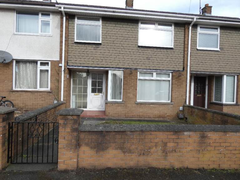 3 bedroomed house to rent