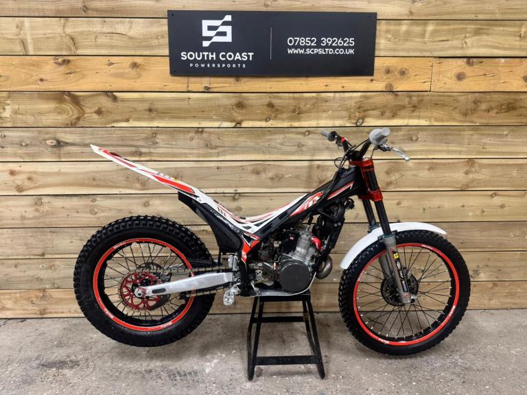 BETA EVO 300 2011 TRIALS BIKE V5 PRESENT