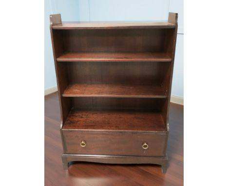 A BEAUTIFUL STAG MINSTREL BOOKCASE WITH SPACIOUS DRAWER BELOW