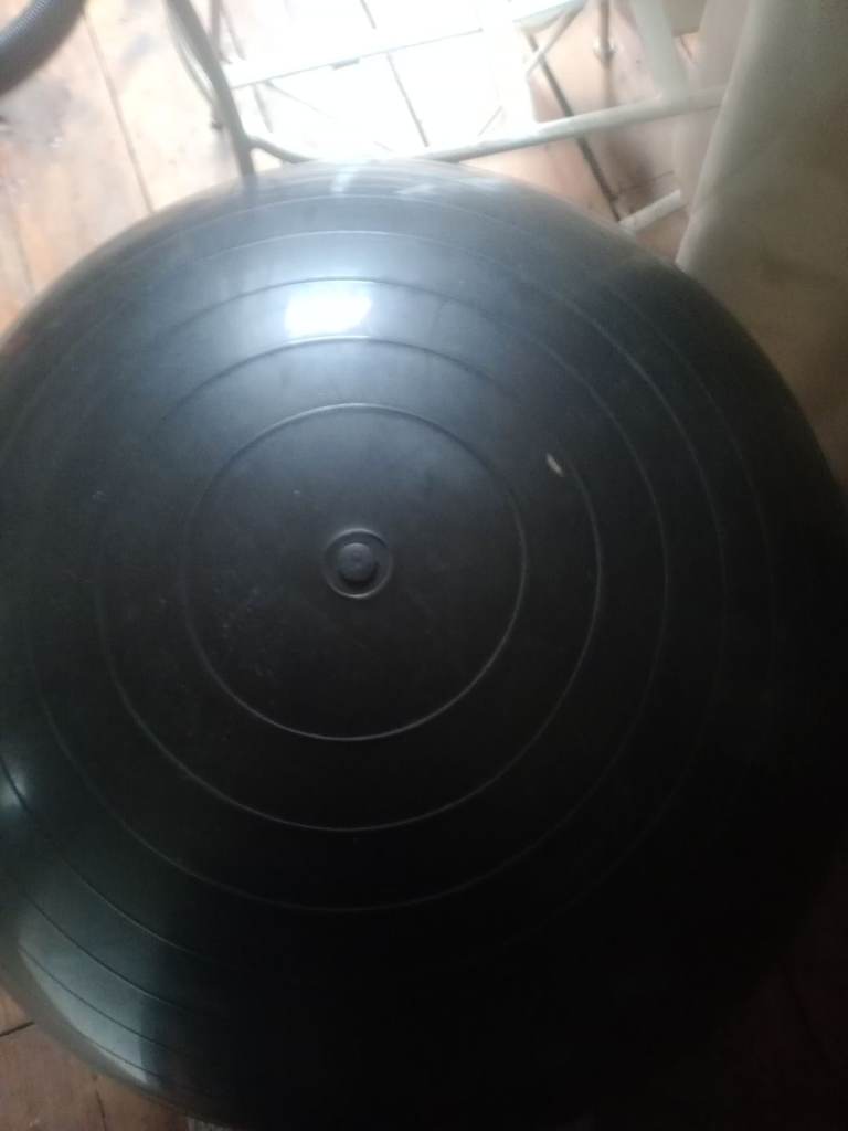 Exercise ball of 75 cm diameter